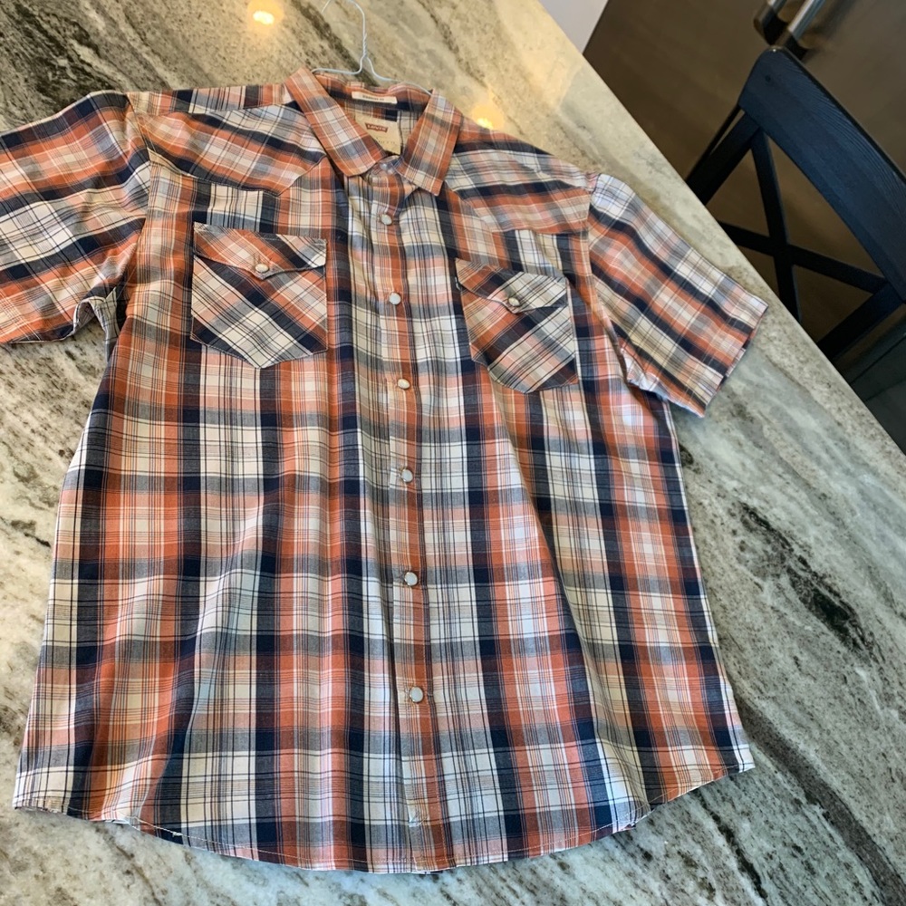 New! Men’s Levi’s plaid button down shirt size L
